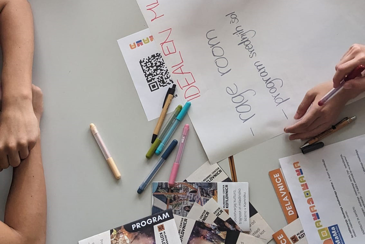 Mladi z OŠ Marije Vere ustvarjali idealni mladinski center