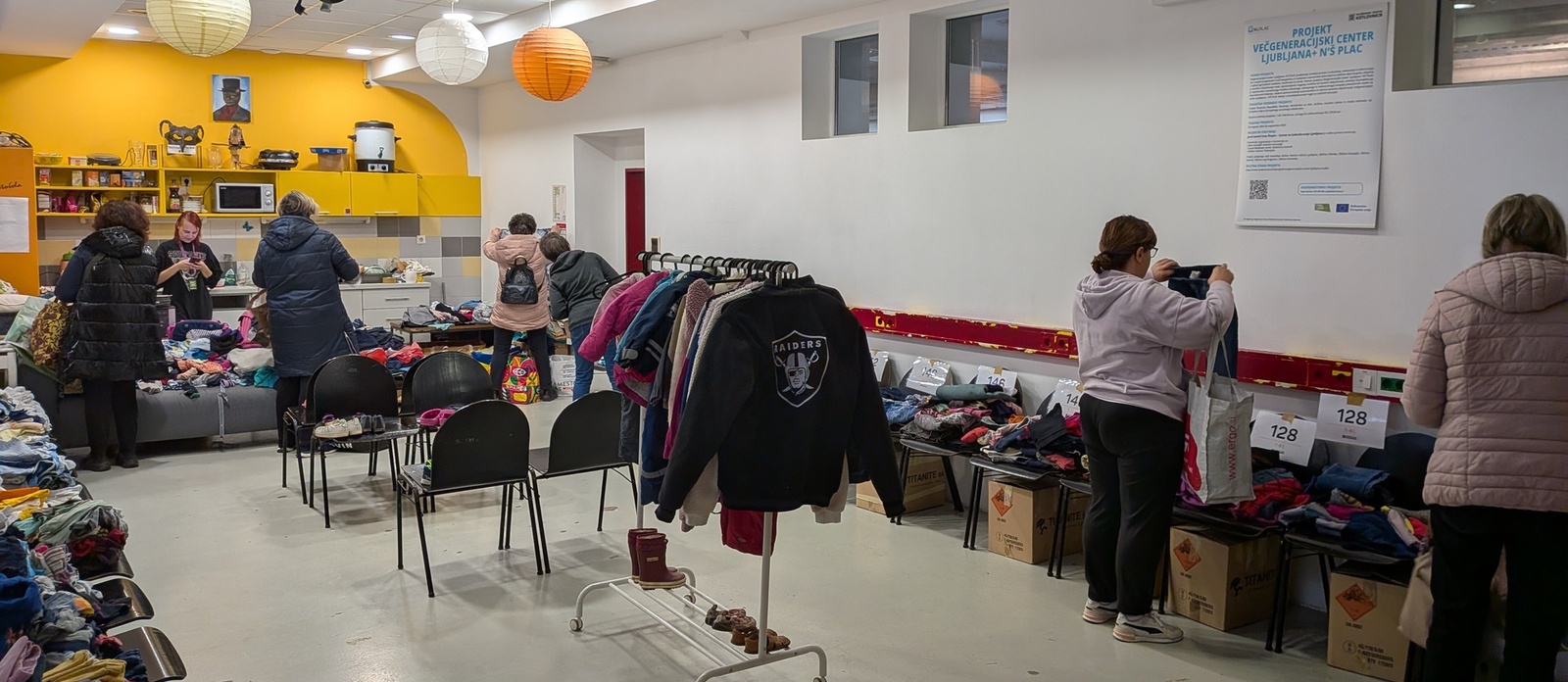 Izmenjevalnica oblačil 49 + izmenjava pustnih kostumov