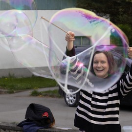 Bubble workshop – delavnica izdelave velikih milnih mehurčkov | 16. 4. 2026